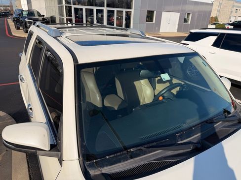 Used 2016 Toyota 4Runner Limited image 12