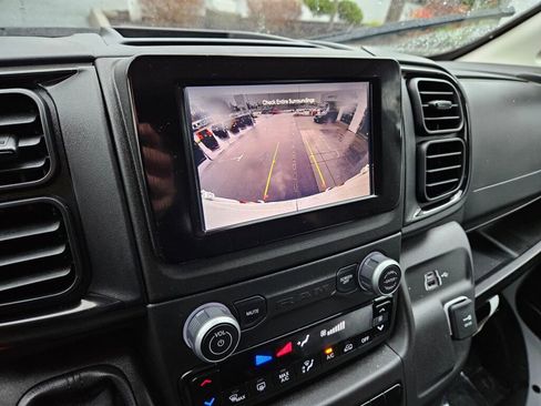 Used 2025 RAM ProMaster 2500 w/ Convenience Group image 25