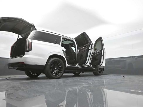 Used 2024 Cadillac Escalade Sport Platinum w/ LPO, ONYX Package AWD/4WD image 53