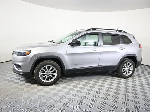 Used 2022 Jeep Cherokee Latitude Lux image 2