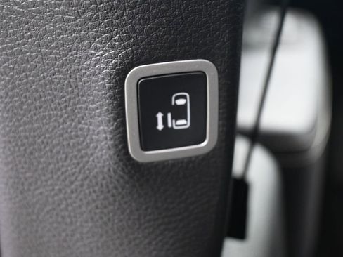 New 2026 Chrysler Pacifica Select image 30