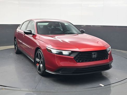 Used 2023 Honda Accord Sport image 2