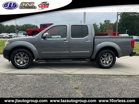 Used 2019 Nissan Frontier SL RWD image 4