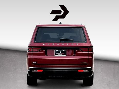 Used 2024 Jeep Wagoneer L Series II w/ Flexible Seating Group AWD/4WD image 7