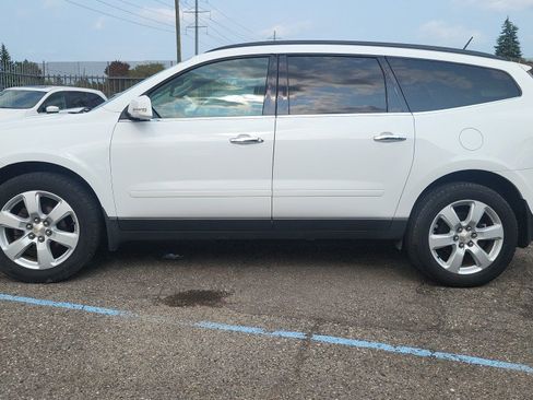 Used 2017 Chevrolet Traverse LT w/ Style and Technology Package AWD/4WD image 6