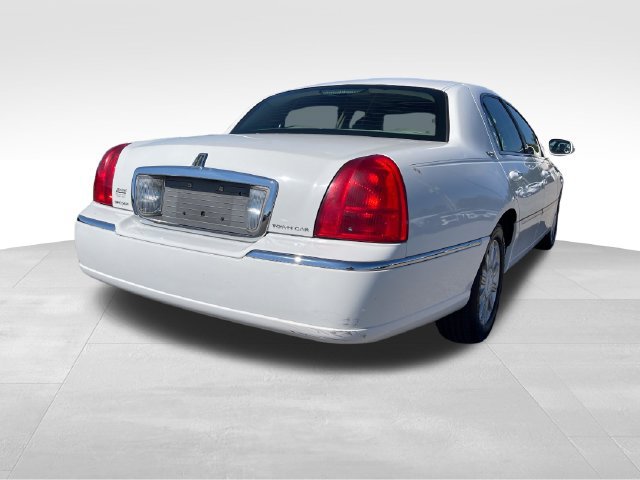 Used 2007 Lincoln Town Car Signature Limited RWD image 5
