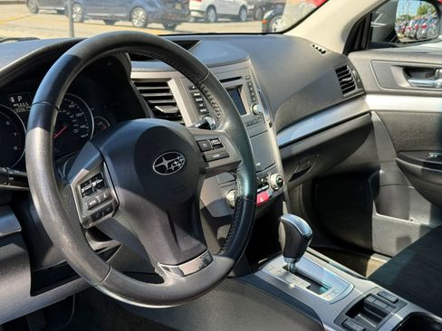 Used 2014 Subaru Legacy 2.5i Premium AWD/4WD image 19