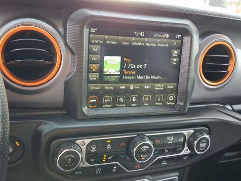 Certified 2021 Jeep Gladiator Mojave image 24