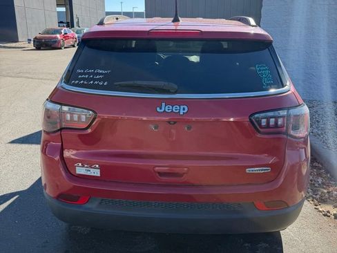 Used 2019 Jeep Compass Latitude w/ Cold Weather Group AWD/4WD image 5