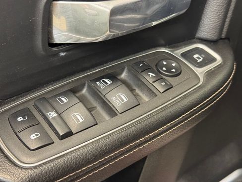 Used 2022 RAM 2500 Laramie AWD/4WD image 11