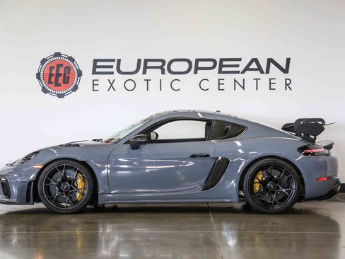 Used 2025 Porsche 718 Cayman GT4 RS w/ Weissach Package RWD image 3