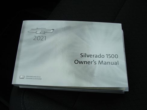 Used 2021 Chevrolet Silverado 1500 LT image 36