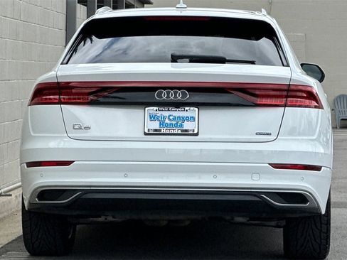 Used 2021 Audi Q8 Premium image 8