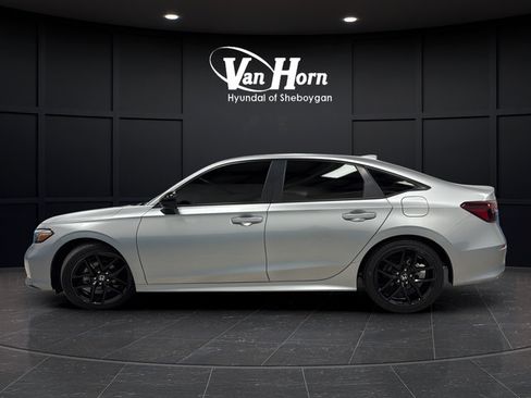 Used 2025 Honda Civic Sport image 4