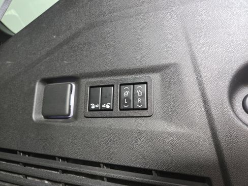 Used 2023 Chevrolet Tahoe Premier image 37