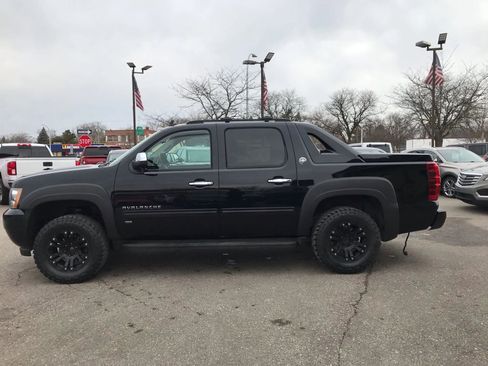 Used 2013 Chevrolet Avalanche LT w/ All-Star Edition image 8