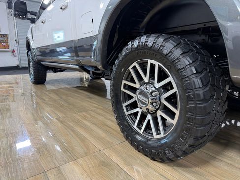 Used 2019 Ford F250 Lariat w/ Lariat Ultimate Package AWD/4WD image 10
