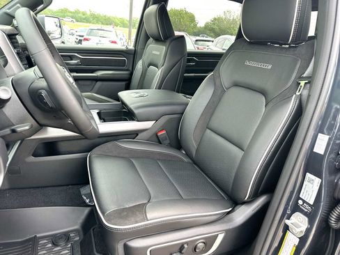 New 2026 RAM 1500 Laramie AWD/4WD image 17