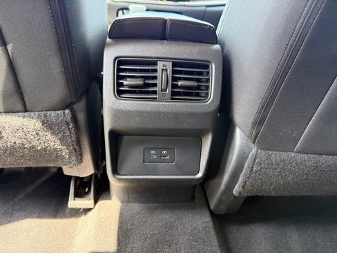 Used 2022 Nissan Rogue SV FWD image 17