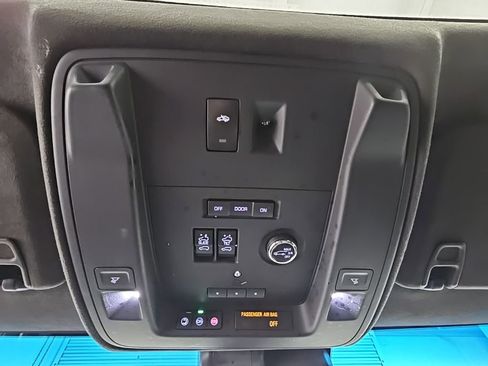 Used 2019 Cadillac Escalade ESV Platinum image 22