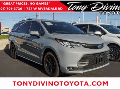 Certified 2025 Toyota Sienna XLE Woodland Edition