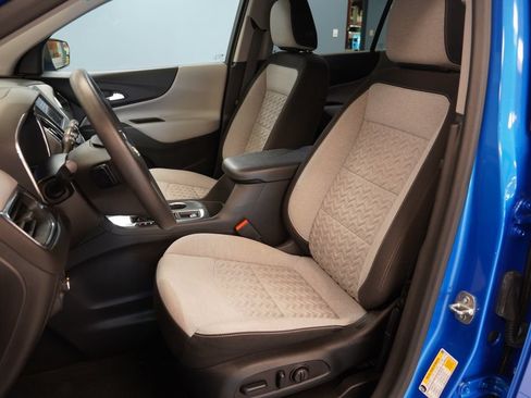 Used 2024 Chevrolet Equinox LS w/ LS Convenience Package FWD image 3