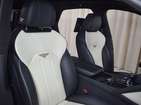 Certified 2024 Bentley Bentayga image 23