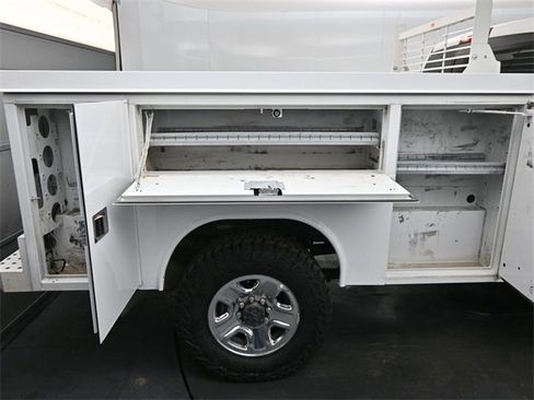 Used 2024 RAM 3500 Tradesman w/ Chrome Appearance Group image 23