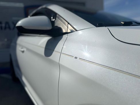 Used 2020 Hyundai Elantra SE w/ Cargo Package (C1) FWD image 8