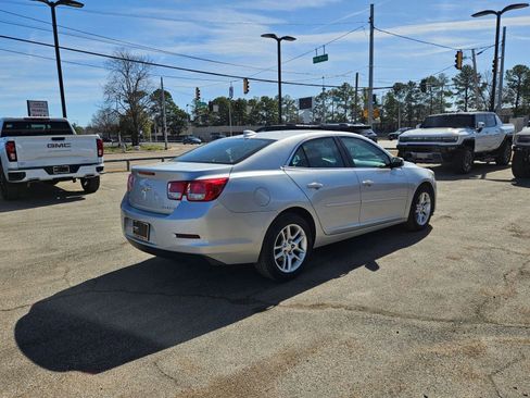 Used 2015 Chevrolet Malibu LT w/ Power Convenience Package image 6