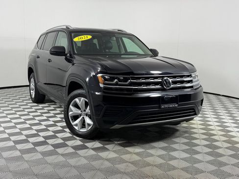 Used 2018 Volkswagen Atlas Launch Edition FWD image 2