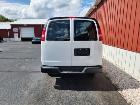 Used 2015 Chevrolet Express 2500 Extended RWD image 4
