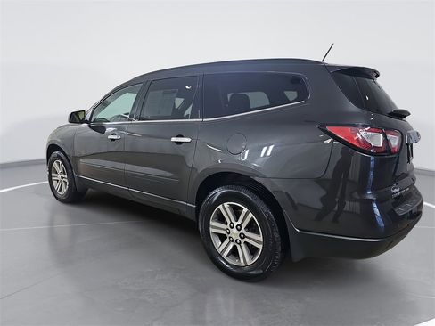 Used 2017 Chevrolet Traverse LT image 6