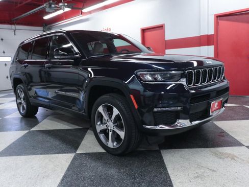 Used 2024 Jeep Grand Cherokee L Limited RWD image 2