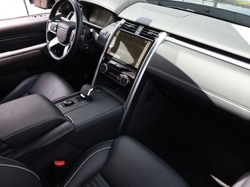 Used 2024 Land Rover Discovery Metropolitan Edition AWD/4WD image 20
