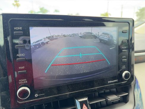 Used 2022 Toyota Corolla LE image 16