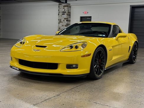 Used 2006 Chevrolet Corvette Z06 w/ Preferred Equipment Group RWD image 3