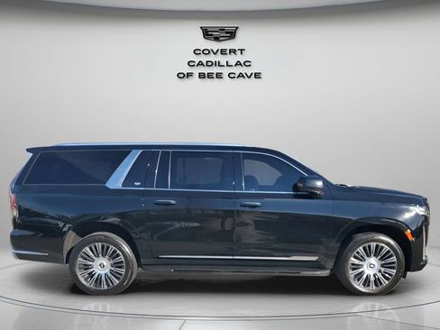 Used 2022 Cadillac Escalade ESV Premium Luxury image 11