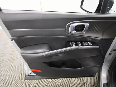Certified 2023 Kia Sorento SX image 13