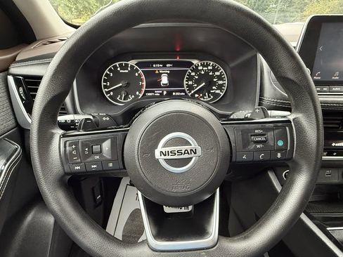 Used 2021 Nissan Rogue SV FWD image 13