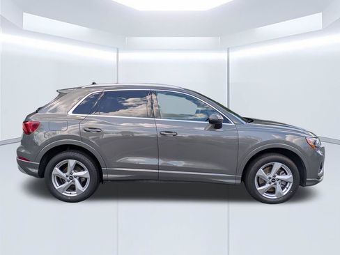 Used 2022 Audi Q3 2.0T Premium w/ Convenience Package AWD/4WD image 10