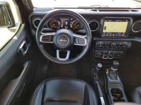 Used 2020 Jeep Gladiator Overland AWD/4WD image 13