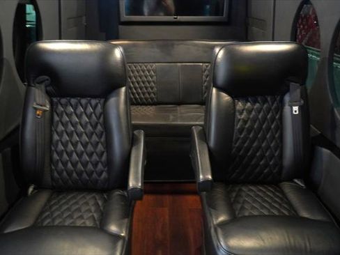 Used 2018 Mercedes-Benz Sprinter 2500 image 8