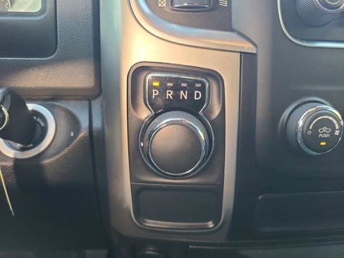 Used 2019 RAM 1500 Classic SLT RWD image 16