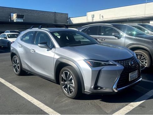 Used 2025 Lexus UX 300h FWD image 2