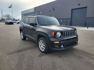 Used 2023 Jeep Renegade Latitude w/ Premium Group video 1