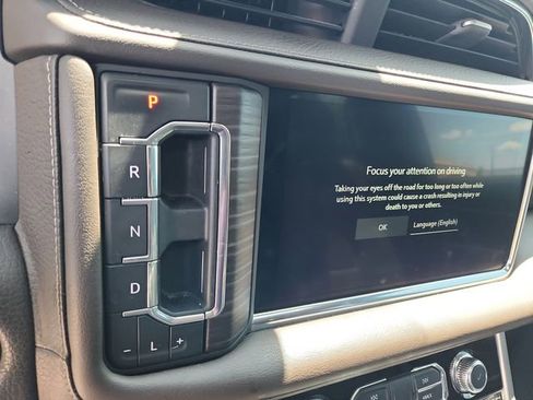 Used 2022 GMC Yukon Denali RWD image 30
