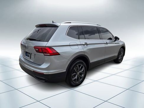 Used 2023 Volkswagen Tiguan SE FWD image 4
