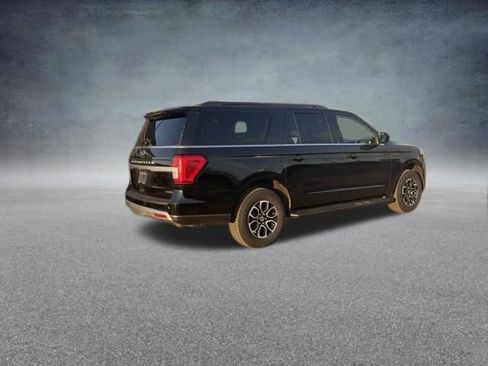 Used 2024 Ford Expedition Max XLT image 6