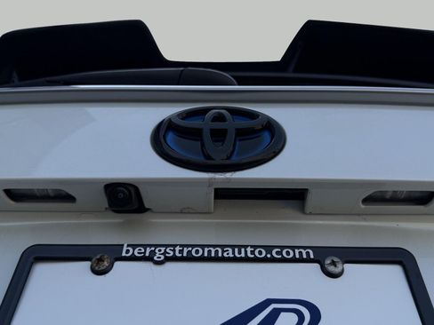 Used 2021 Toyota RAV4 XSE AWD/4WD image 10